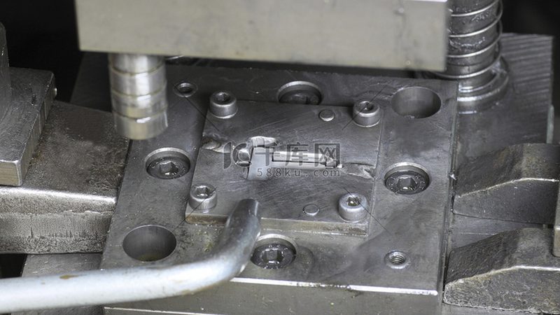 高精度双色模具零件尺寸标准：揭秘其核心要素**
