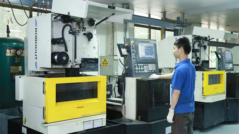 上海电子冲压模具：揭秘其核心工艺与选型要点**